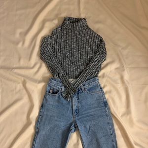 American Eagle gray stretchy turtleneck sweater